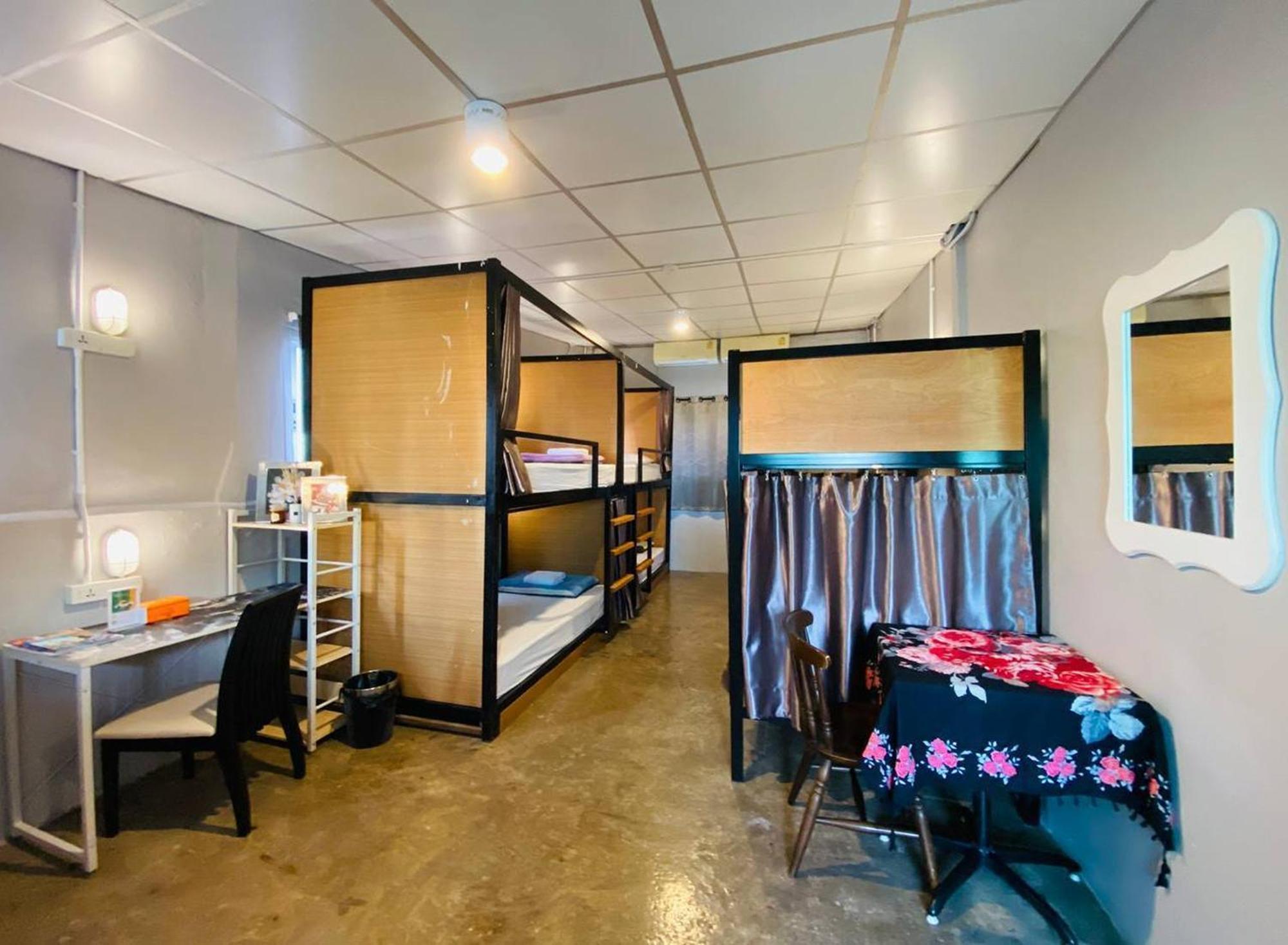 Hostel Lemon Siam Petchaburi Road Bangkok Exterior photo